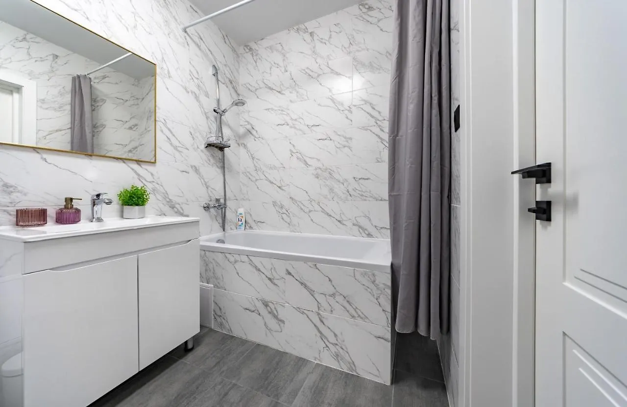 Квартира В Жк Лебединый, Ревуцкого 40 В, Метро Харьковская Позняки Kyiv Apartment